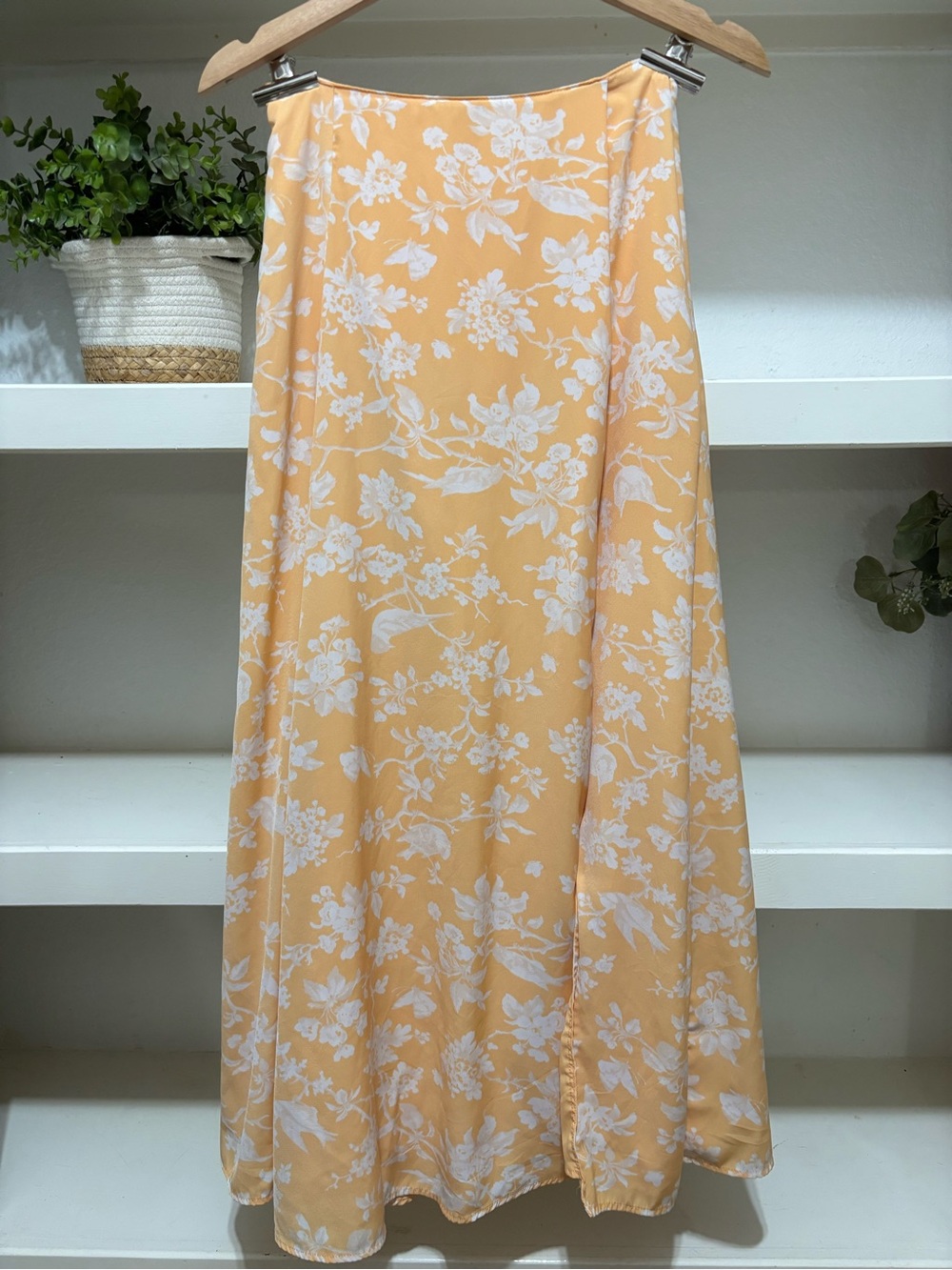 Abercrombie & Fitch Peach and White Floral A-Line Skirt